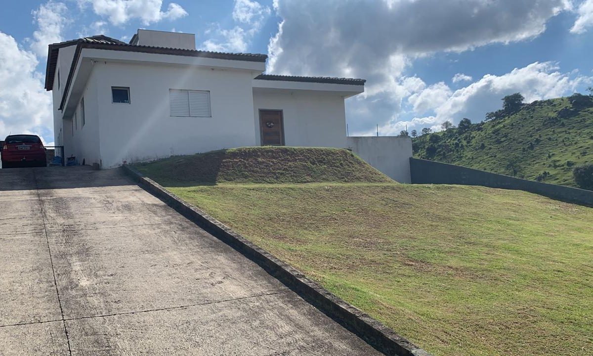 Casa a venda no condomínio 1000m² | Montes Claros em Itupeva, SP.